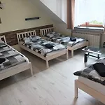 皮拉米达酒店 *